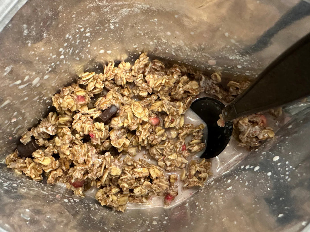 FOUNDATION Outdoors Berry Dark Chocolate Granola